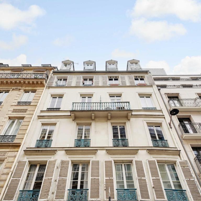 Comfortable Apartment 1BR 4P - Champs Élysées - One-Bedroom Apartment - 9