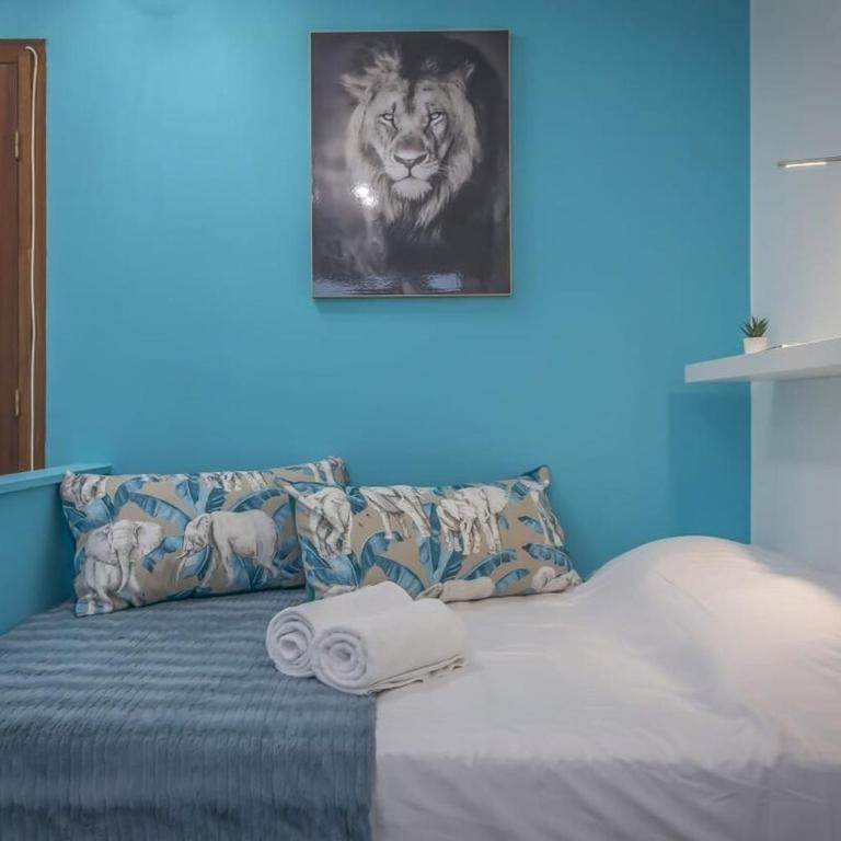 Modern Studio with Garden Central Location - One-Bedroom Apartment - 10