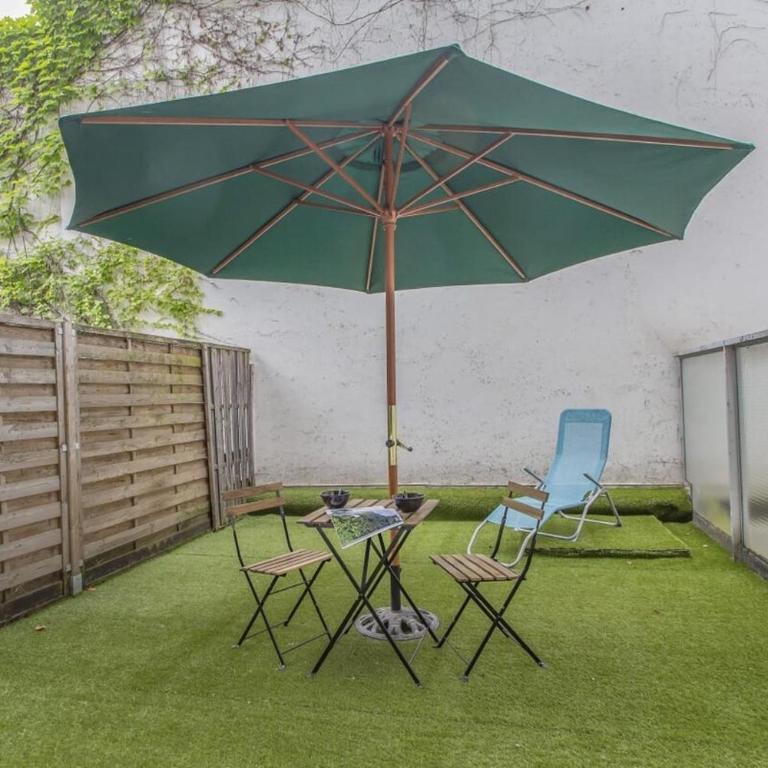 Modern Studio with Garden Central Location - One-Bedroom Apartment - 15