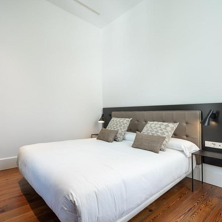 The Park Suites by IRES LAR - Suite con cama grande y vistas a la piscina - 15