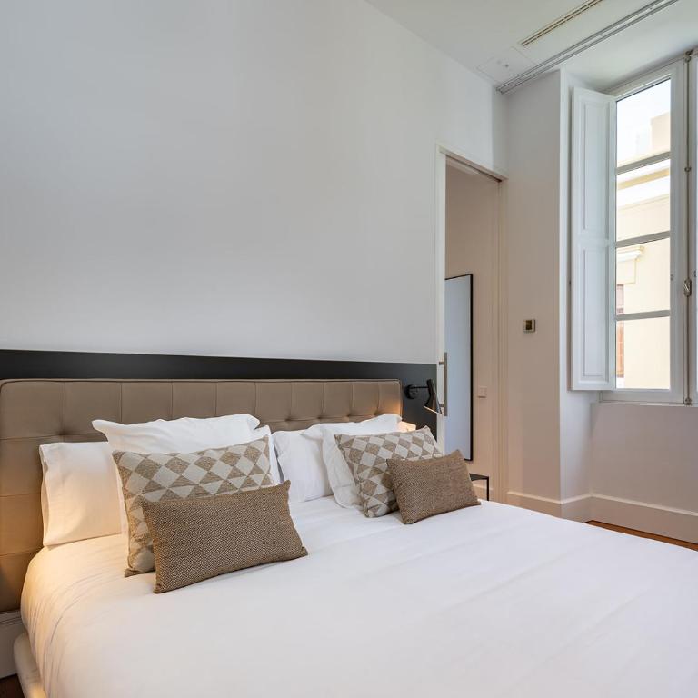 The Park Suites by IRES LAR - Suite con cama grande y vistas a la piscina - 17