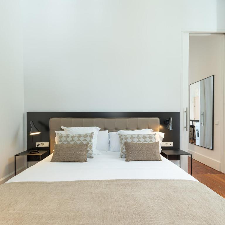 The Park Suites by IRES LAR - Suite con cama grande y vistas a la piscina - 10