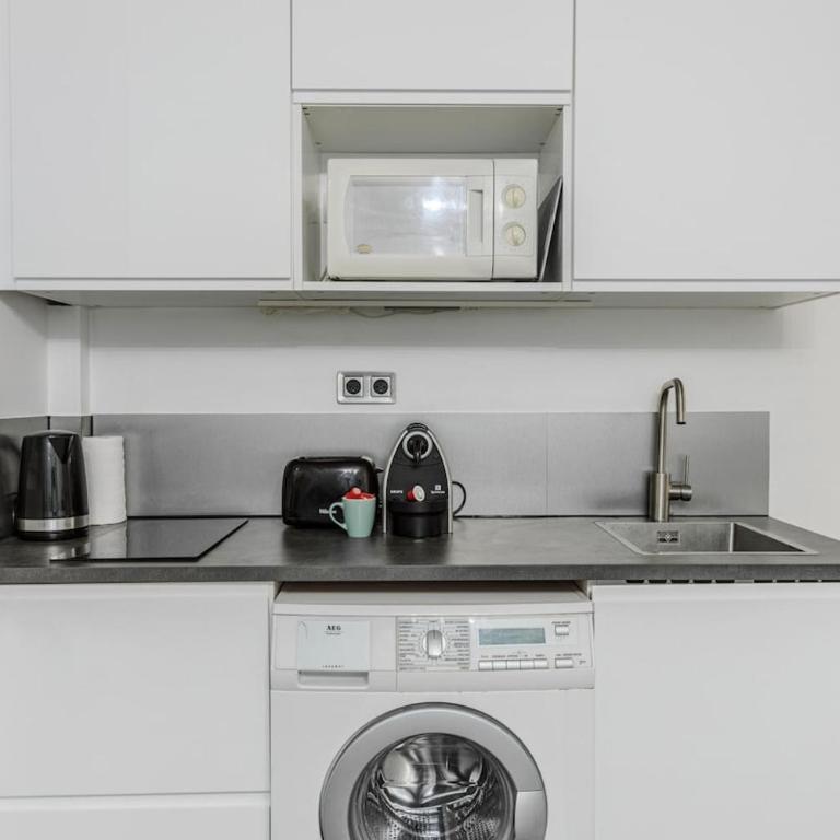 Tres Bel appartement 6P plein coeur du 18eme - Appartement 3 Chambres - 20