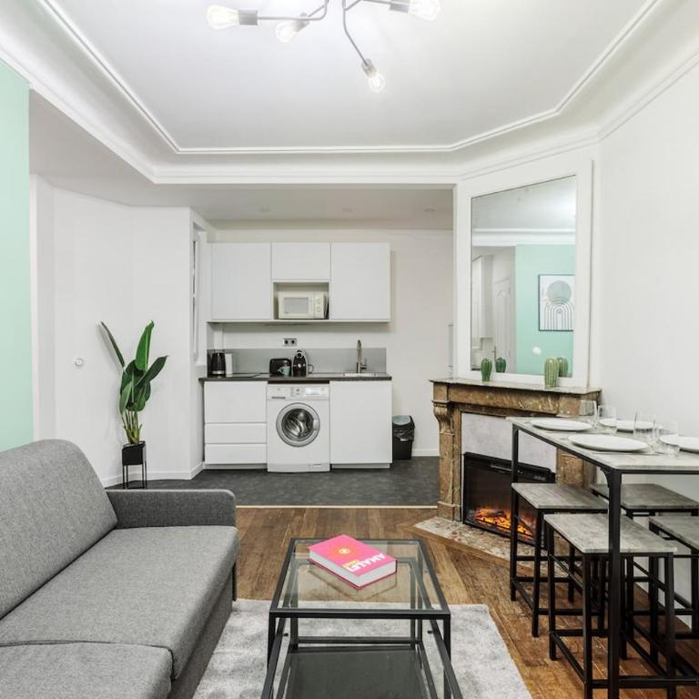 Tres Bel appartement 6P plein coeur du 18eme - Appartement 3 Chambres - 21