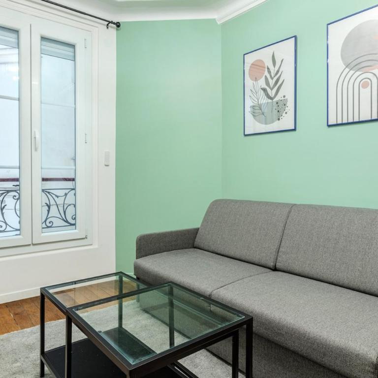 Tres Bel appartement 6P plein coeur du 18eme - Appartement 3 Chambres - 23