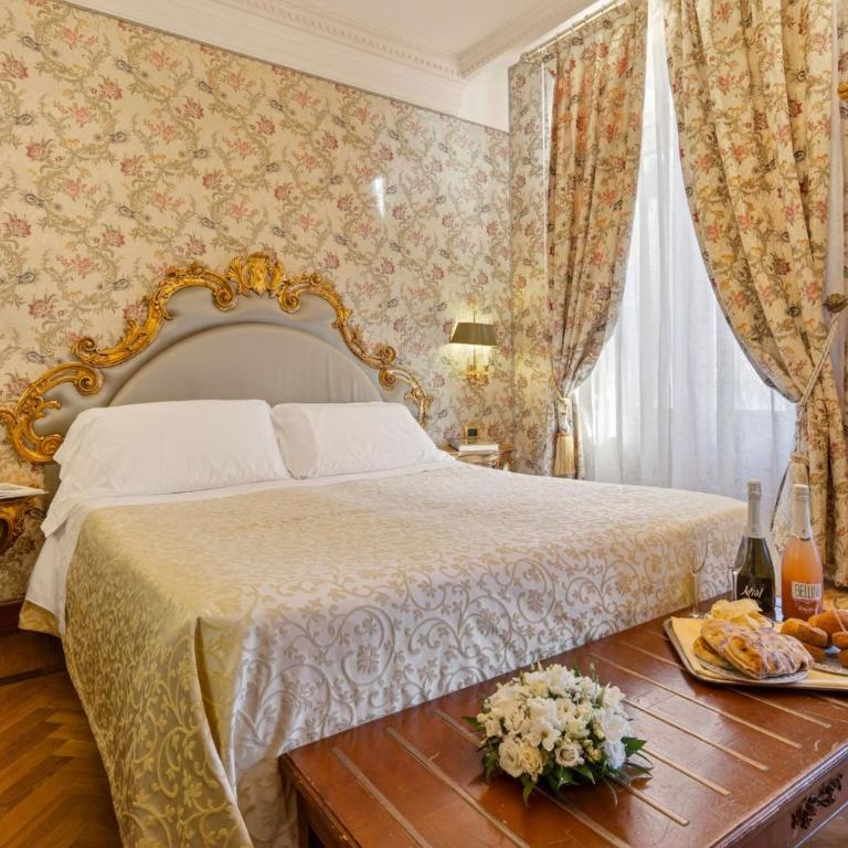Bellevue Luxury Rooms - San Marco Luxury - Camera Matrimoniale Deluxe con Vista Piazza San Marco - 35