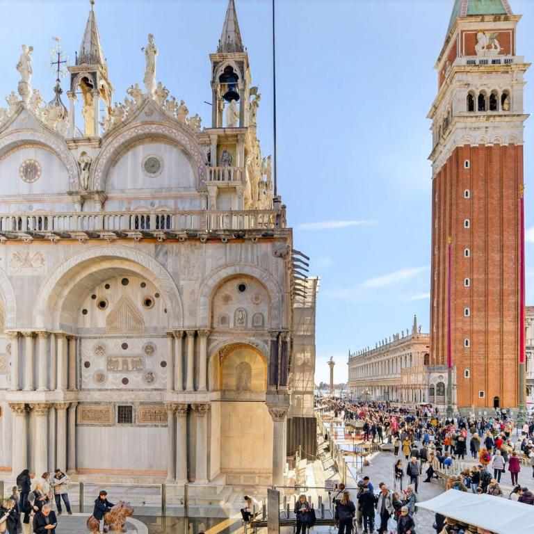 Bellevue Luxury Rooms - San Marco Luxury - Camera Matrimoniale Deluxe con Vista Piazza San Marco - 34