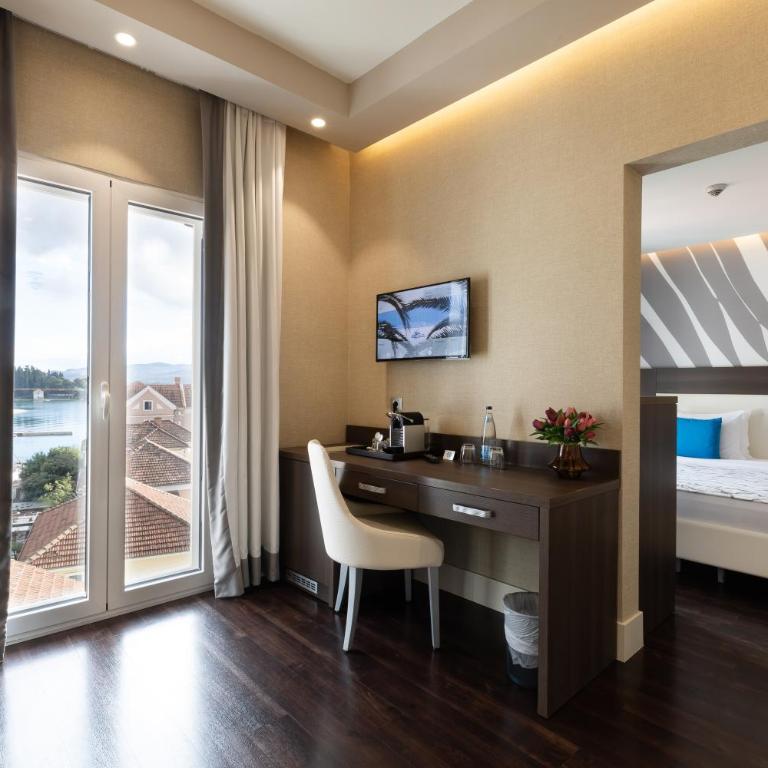 Hotel Palma - Junior Suite with Side Sea View - 1