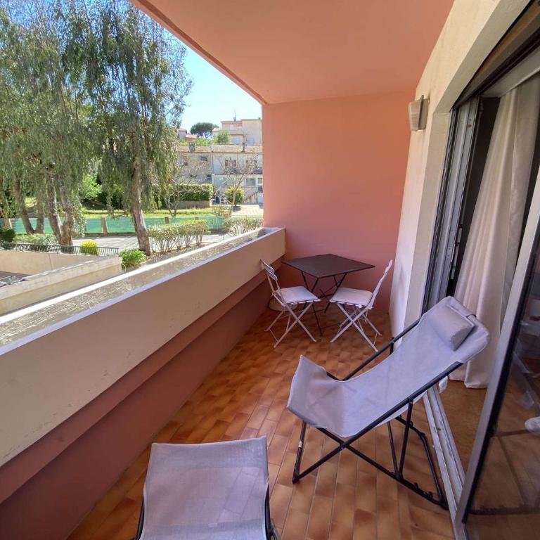 SM530-E332 SAINTE MAXIME Appt Studio cabine 4 couchages avec piscine et parking - Apartamento - 3