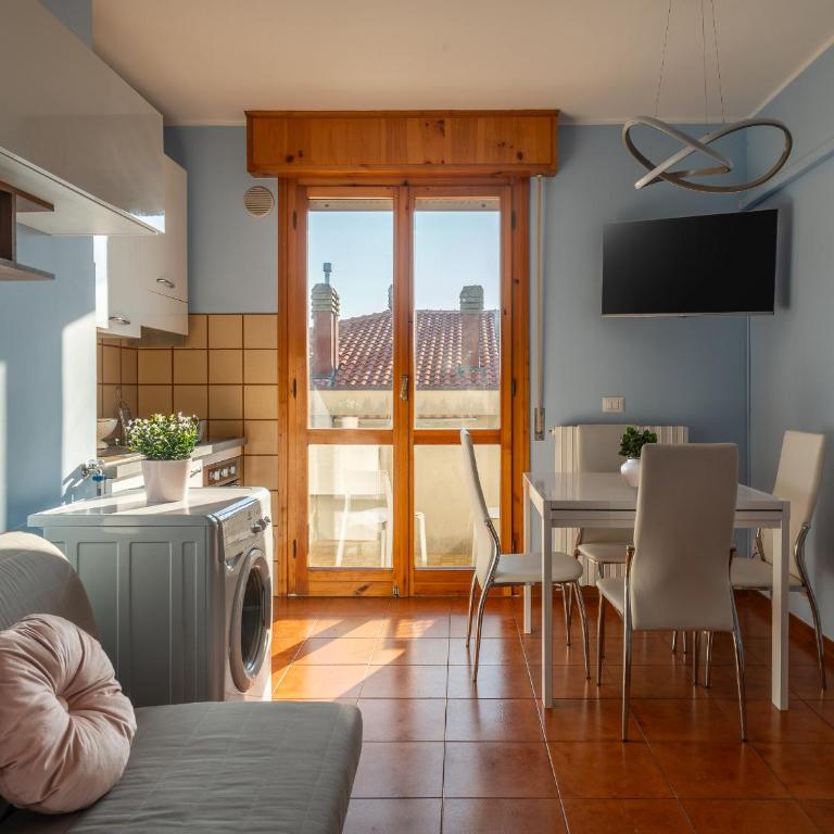 Your Family Beach Apartment Rimini - Il Lupo Affitta - One-Bedroom Apartment with Balcony - 1