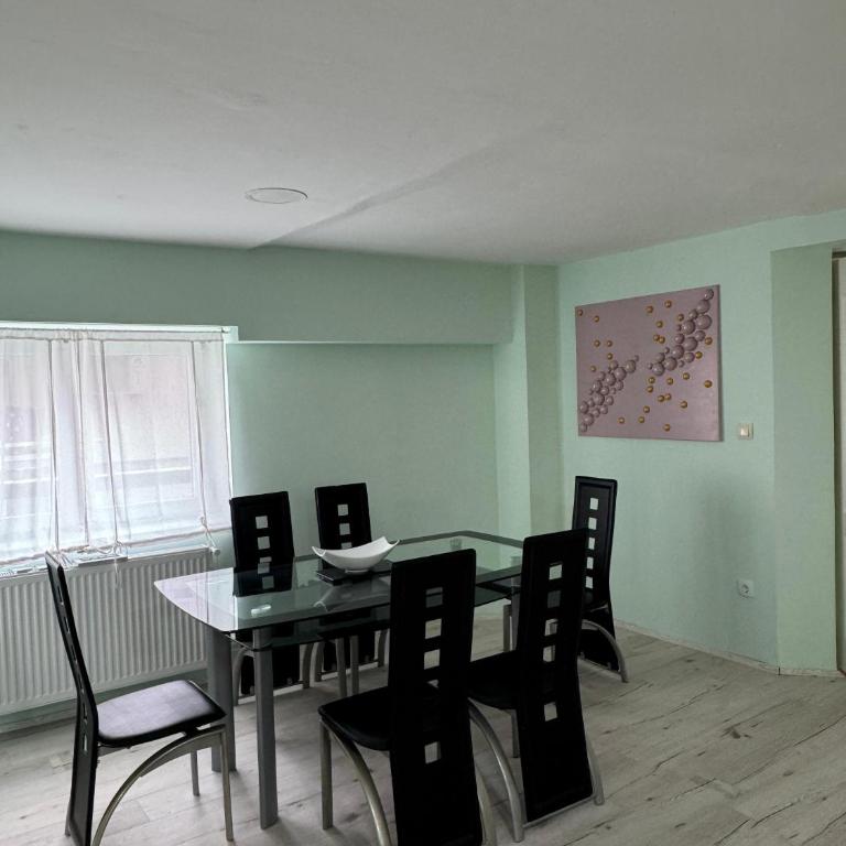Apartman Car - Two-Bedroom Apartment - 13
