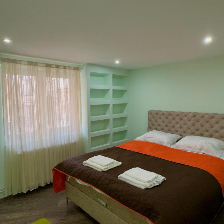 Apartman Car - Two-Bedroom Apartment - 25