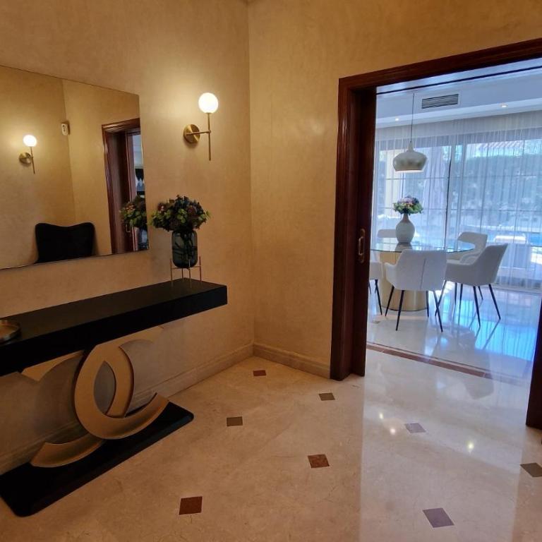 Family friendly villa next to Puerto Banus - Villa - 11