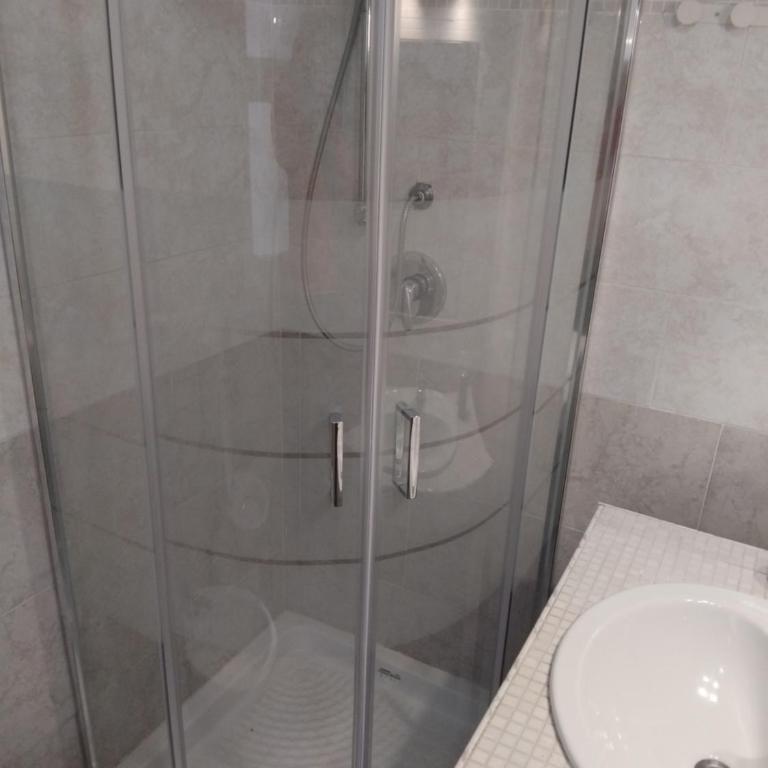 CATANIA AIRPORT ROOM BAGNO PRIVATO iN CAMERA - Quadruple Room with Private Bathroom - 3