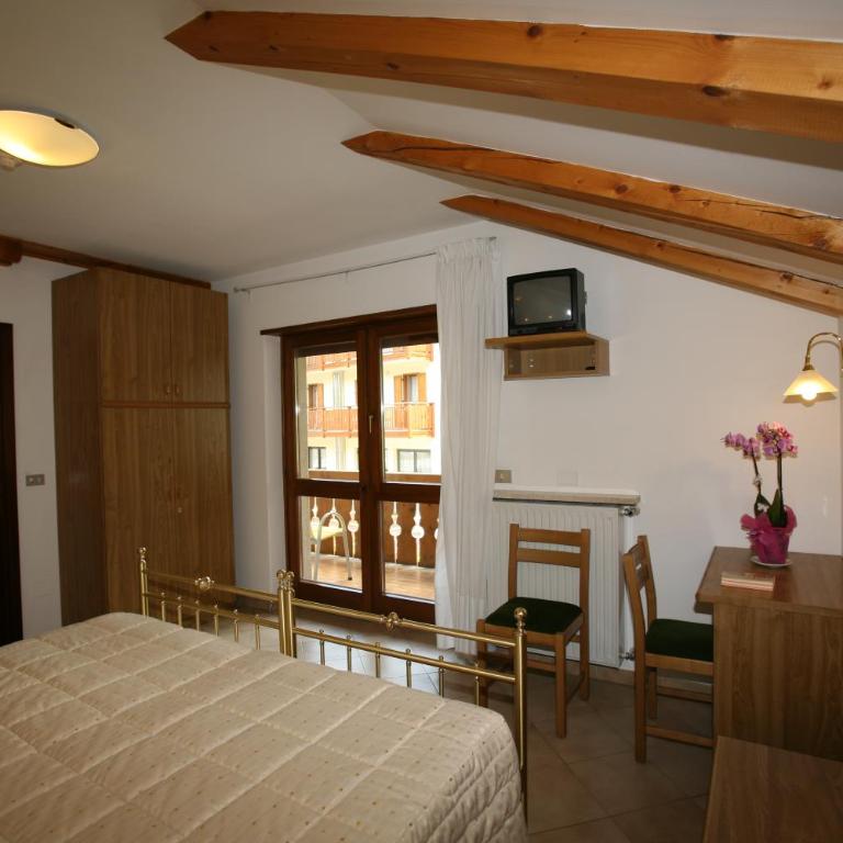 Hotel Sella Ronda Serenella - A 50 mt dalle piste da sci - Camera Matrimoniale Economy - 5