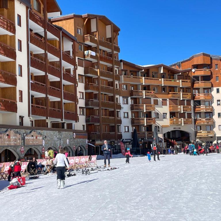 CI55 2 pieces coin montagne Sud skis aux pieds - One-Bedroom Apartment with Balcony and Mountain View - 36