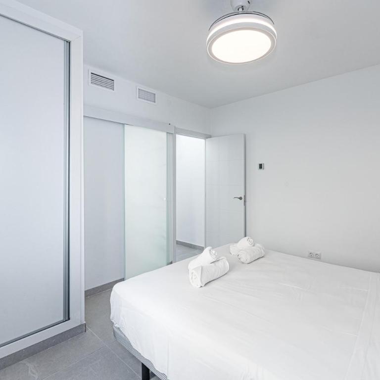 Paloma Central Apartment - 3 min walk to Balcon de Europa & Beach - Apartamento de 3 dormitorios con balcón - 3