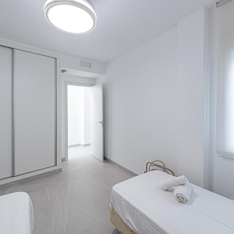 Paloma Central Apartment - 3 min walk to Balcon de Europa & Beach - Apartamento de 3 dormitorios con balcón - 20
