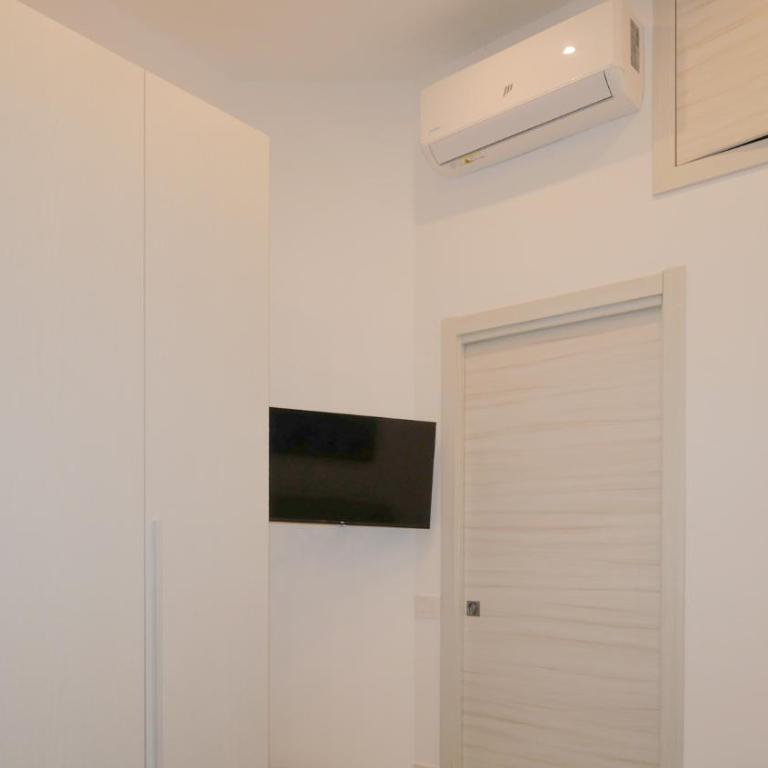 Yuna Rent - Vittorio 50 Apartment - Appartamento con 1 Camera da Letto - 22