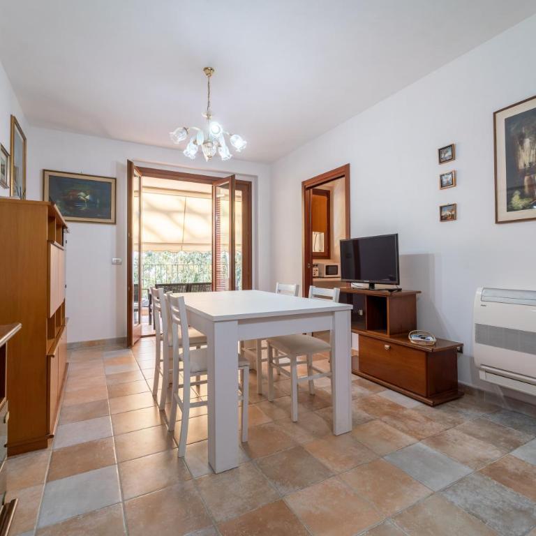 Fragola Apartment - Appartamento con 2 Camere da Letto e Balcone - 14