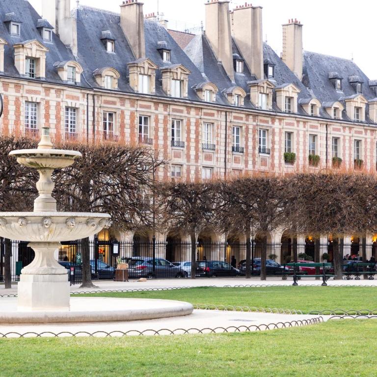 Spacious Family Apartment near Bastille & Marais - Two-Bedroom Apartment - 32