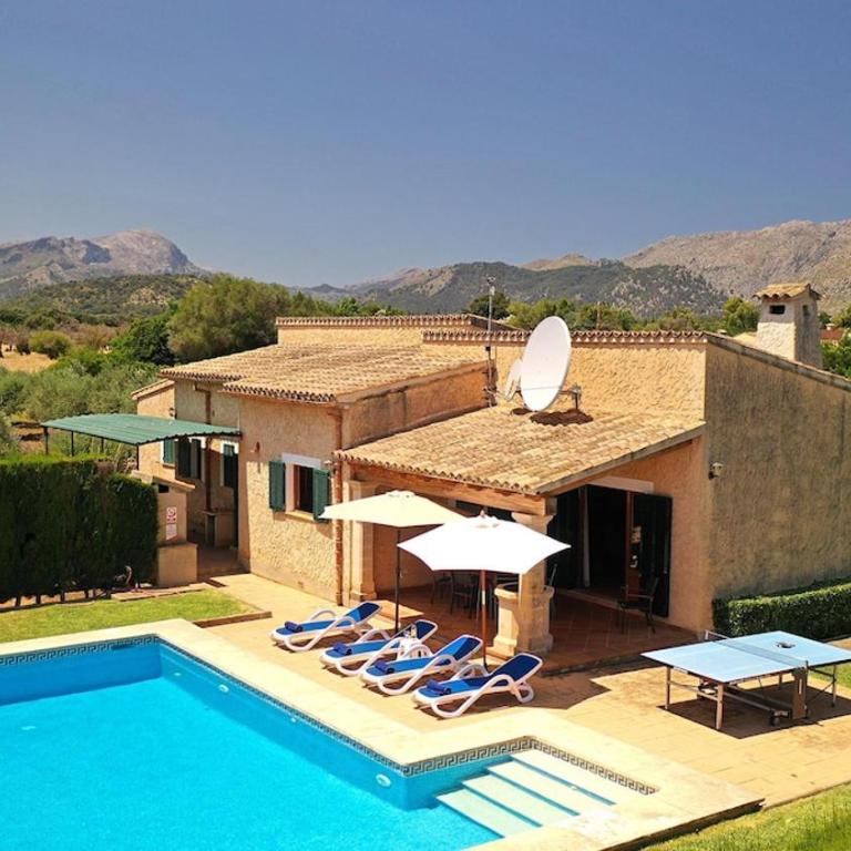 Lovely villa near Port Pollensa by Renthousing - Three-Bedroom House - 3