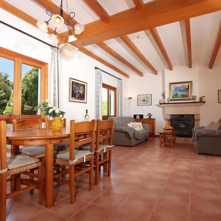 Lovely villa near Port Pollensa by Renthousing - Three-Bedroom House - 17