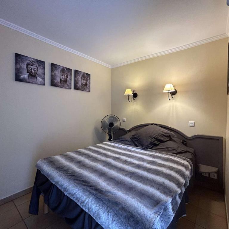2135 GRIMAUD 3 PIECES VUE MER dans domaine avec piscines - Appartement 2 Chambres avec Balcon et Vue sur la Mer - 9