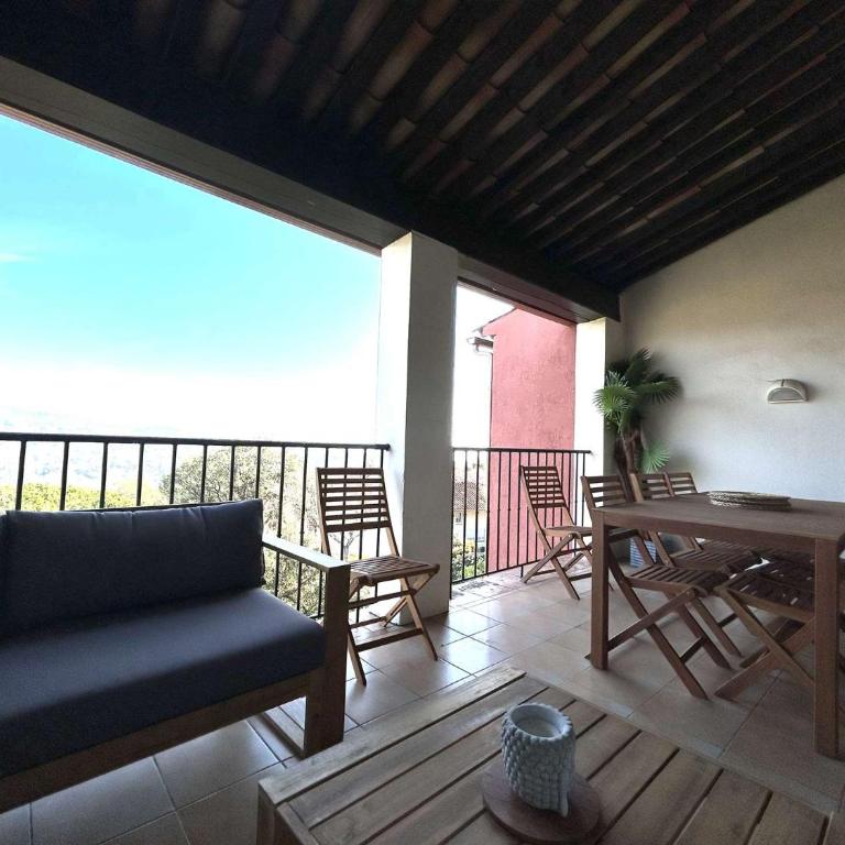 2135 GRIMAUD 3 PIECES VUE MER dans domaine avec piscines - Appartement 2 Chambres avec Balcon et Vue sur la Mer - 3