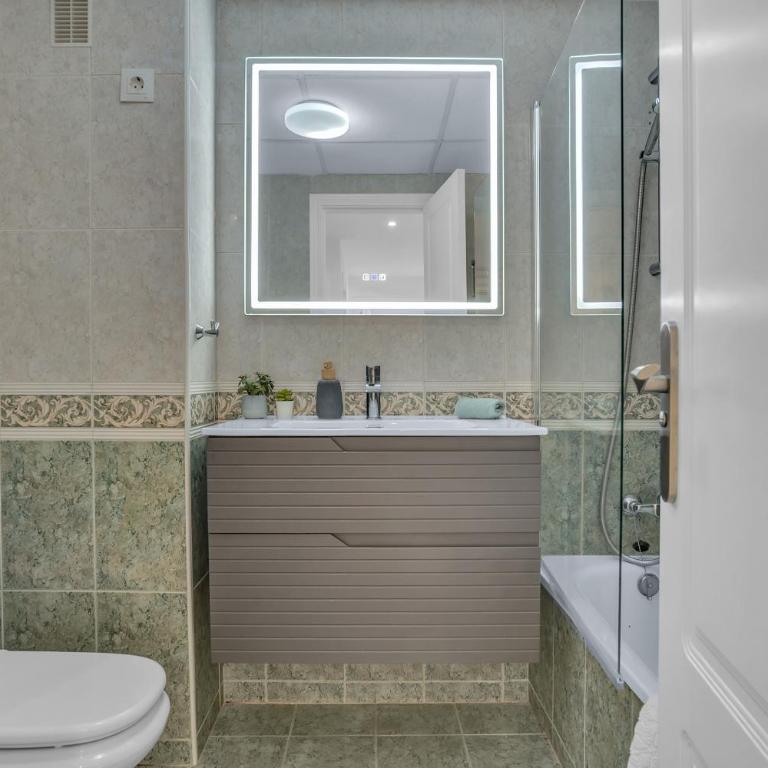 Marbella Real Golden Mile - 4 Bedroom Apartment by Finest Rentals - Apartment with Sea View - 35