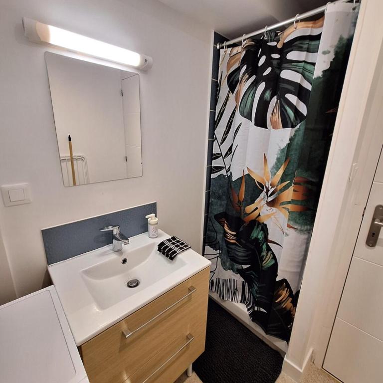 Jeny 3 - Duplex 4 pers - Wifi - 10mn Hypercentre - Lave linge - Calme - One-Bedroom Apartment - 6