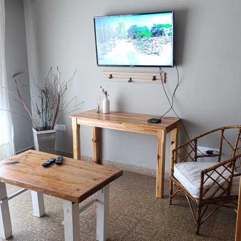 Departamento céntrico, planta alta - Two-Room Apartment - 7