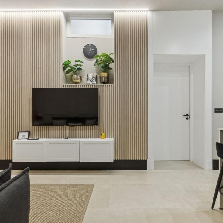 Elegant 2BR Apartment in Conde Duque - Two-Bedroom Apartment - 1