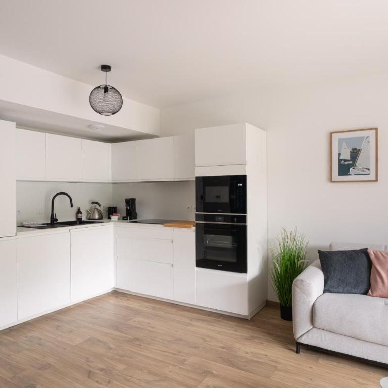 Emeraude numéro 5 - 15min à pied de la plage - Two-Bedroom Apartment - 6