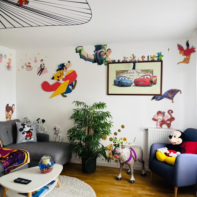 THE ENCHANTED HOUSE ( 15 min walk to Disney) - Apartment mit 2 Schlafzimmern - 34