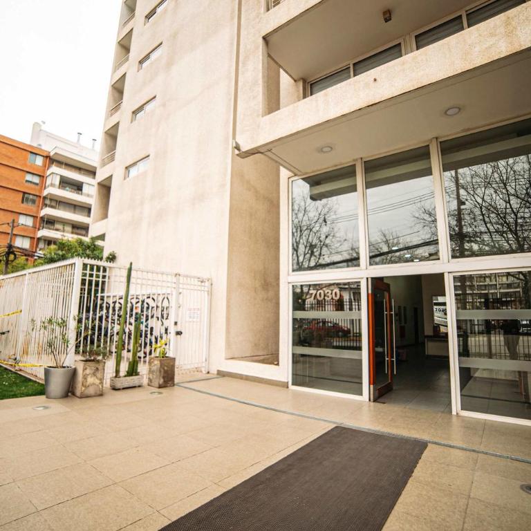 Exclusive and Sophisticated 1BR in Las Condes - Apartment - 40