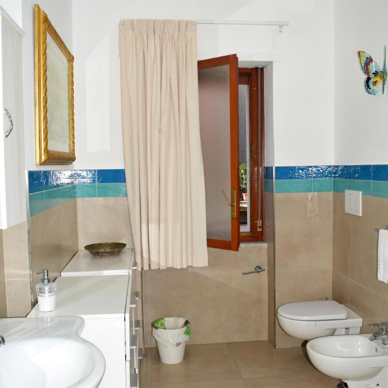 Rosy's Guest House - Appartamento Deluxe con 2 Camere da Letto e Balcone - 19