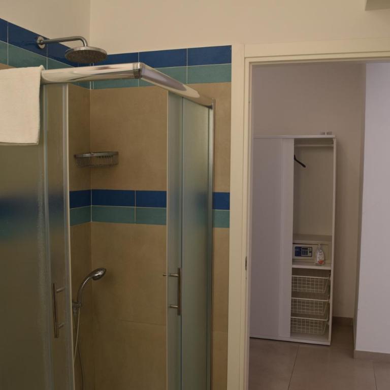 Rosy's Guest House - Appartamento Deluxe con 2 Camere da Letto e Balcone - 23