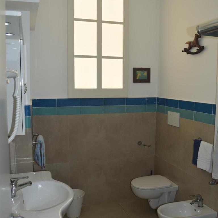 Rosy's Guest House - Appartamento Deluxe con 2 Camere da Letto e Balcone - 28