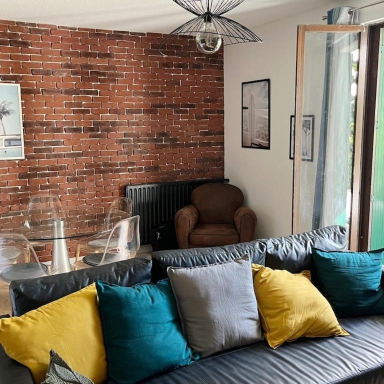 Beau & Grand T2, Balcon, Parking au calme - One-Bedroom Apartment with Balcony - 2
