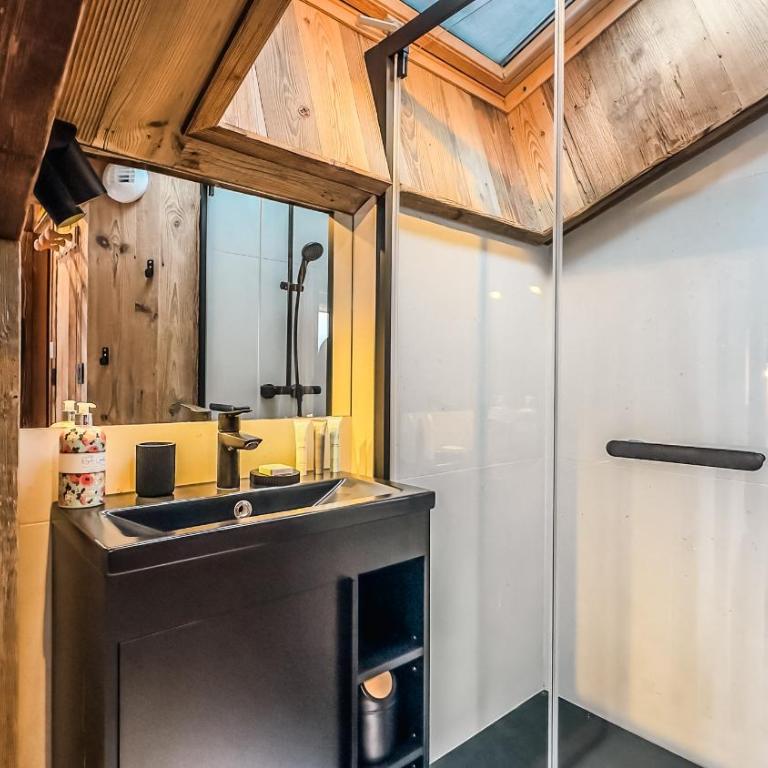 NOUVEAU ! Chalet Nova - LES GETS - cheminée, jacuzzi, superbe vue - Chalet - 9