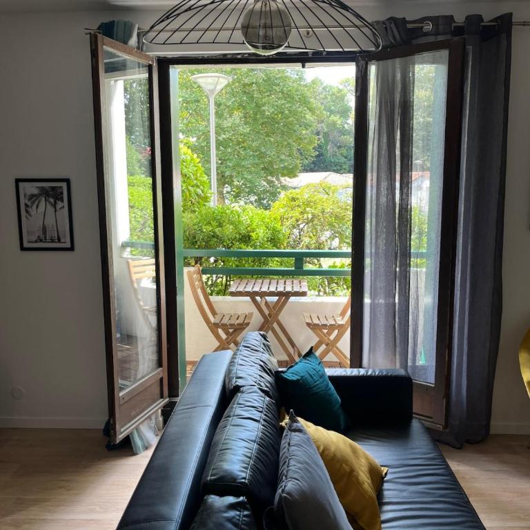 Beau & Grand T2, Balcon, Parking au calme - One-Bedroom Apartment with Balcony - 1