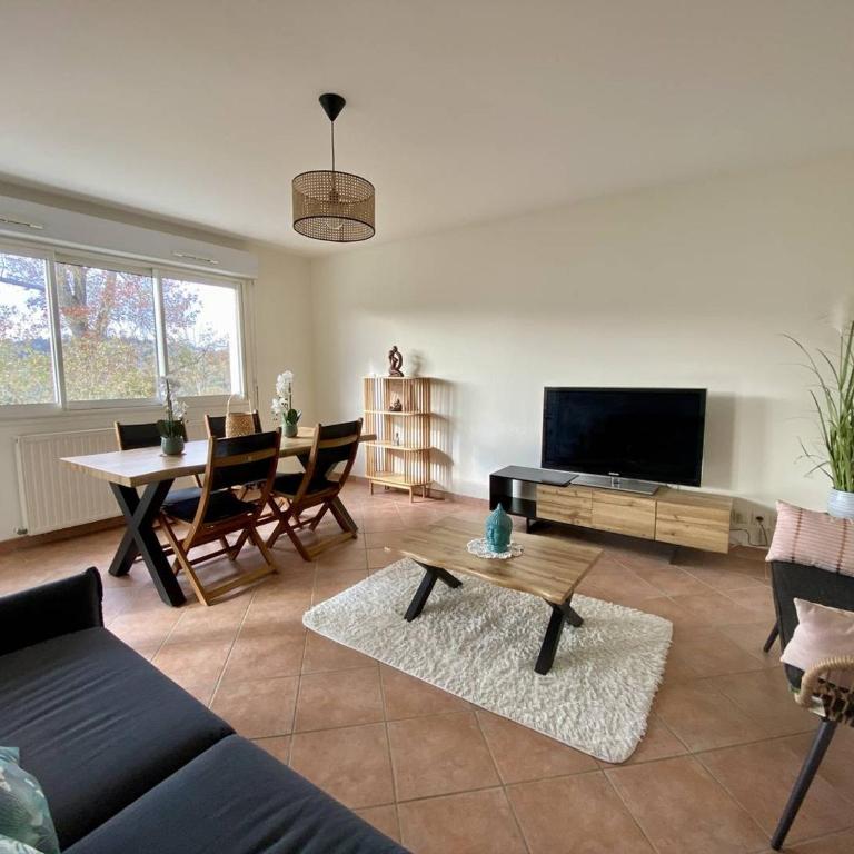Appartement à Cambo-les-Bains, terrasse et 3 couchages - Appartement 1 Chambre - 13