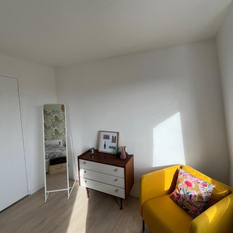 Le cocon des Sacres - Two-Bedroom Apartment - 16