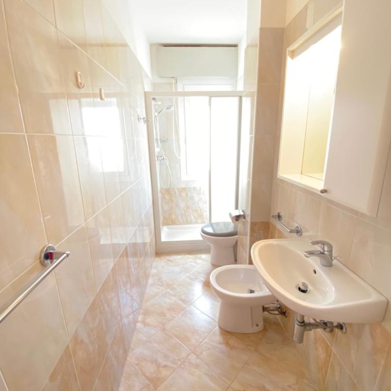 Residence La Zattera - Appartamento con 2 Camere da Letto, Terrazza e Vista Mare - 2
