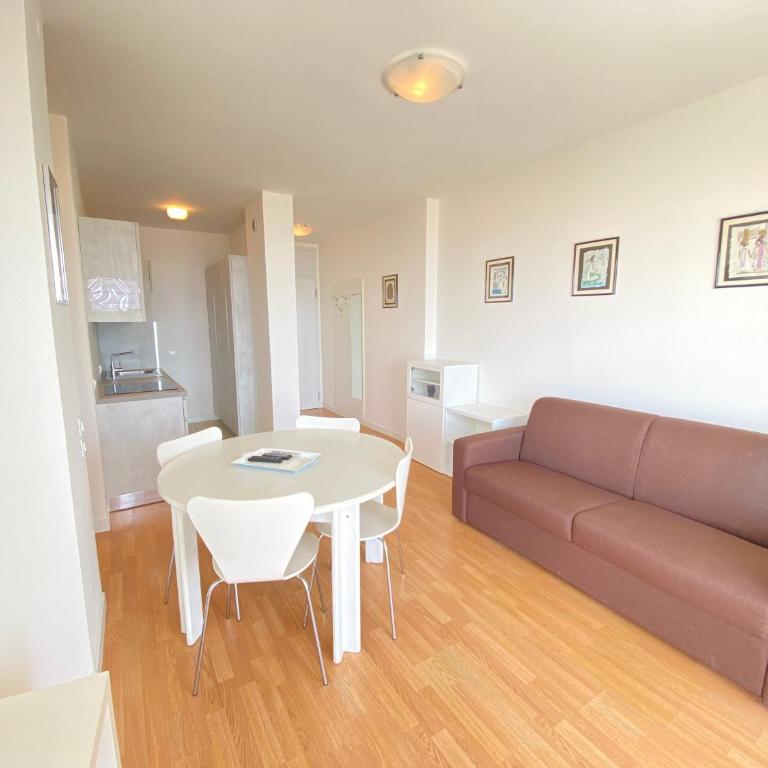 Residence La Zattera - Appartamento con 2 Camere da Letto, Terrazza e Vista Mare - 3