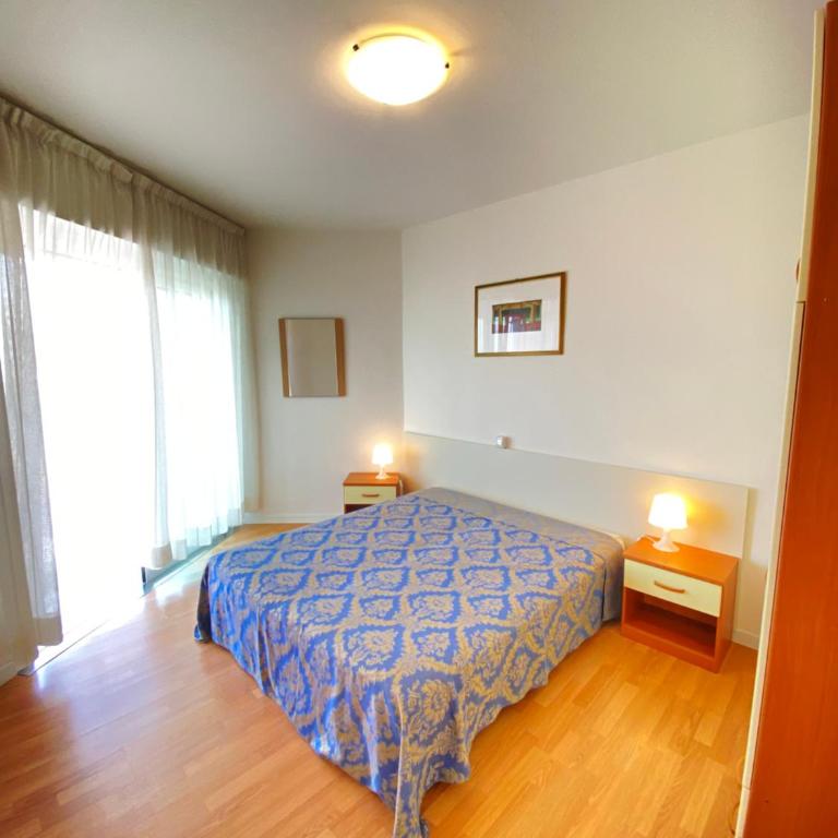 Residence La Zattera - Appartamento con 2 Camere da Letto, Terrazza e Vista Mare - 4