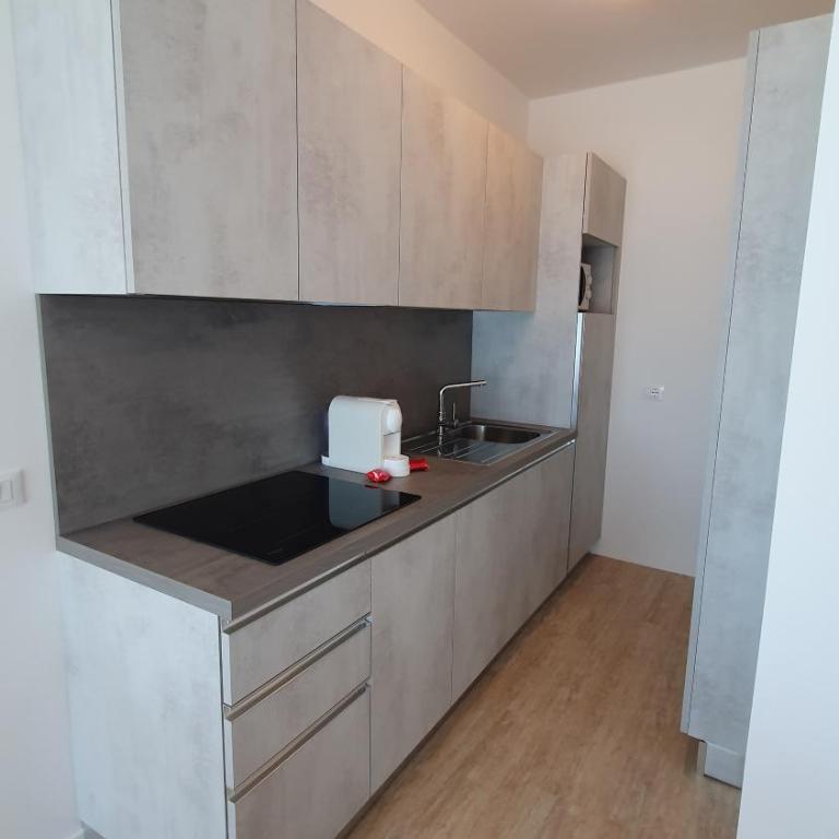 Residence La Zattera - Appartamento con 2 Camere da Letto, Terrazza e Vista Mare - 7