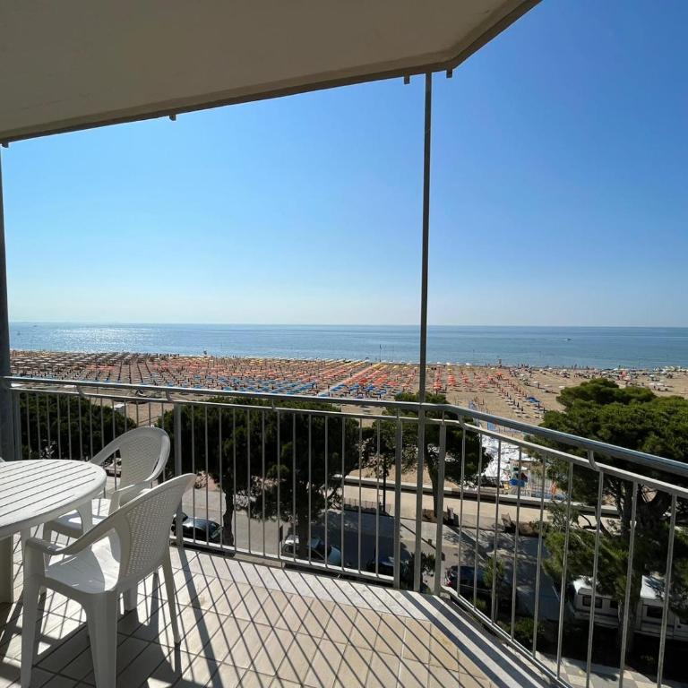 Residence La Zattera - Appartamento con 2 Camere da Letto, Terrazza e Vista Mare - 8