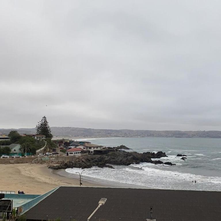 Las Cruces frente playa chica - Three-Bedroom House - 14